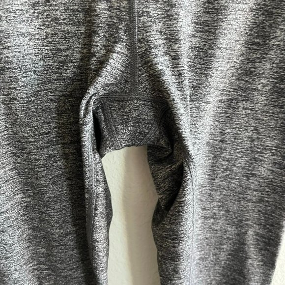 Lululemon Women's High Rise Leggings 6 Wunder Gray Cropped Size 2 - Picture 5 of 8